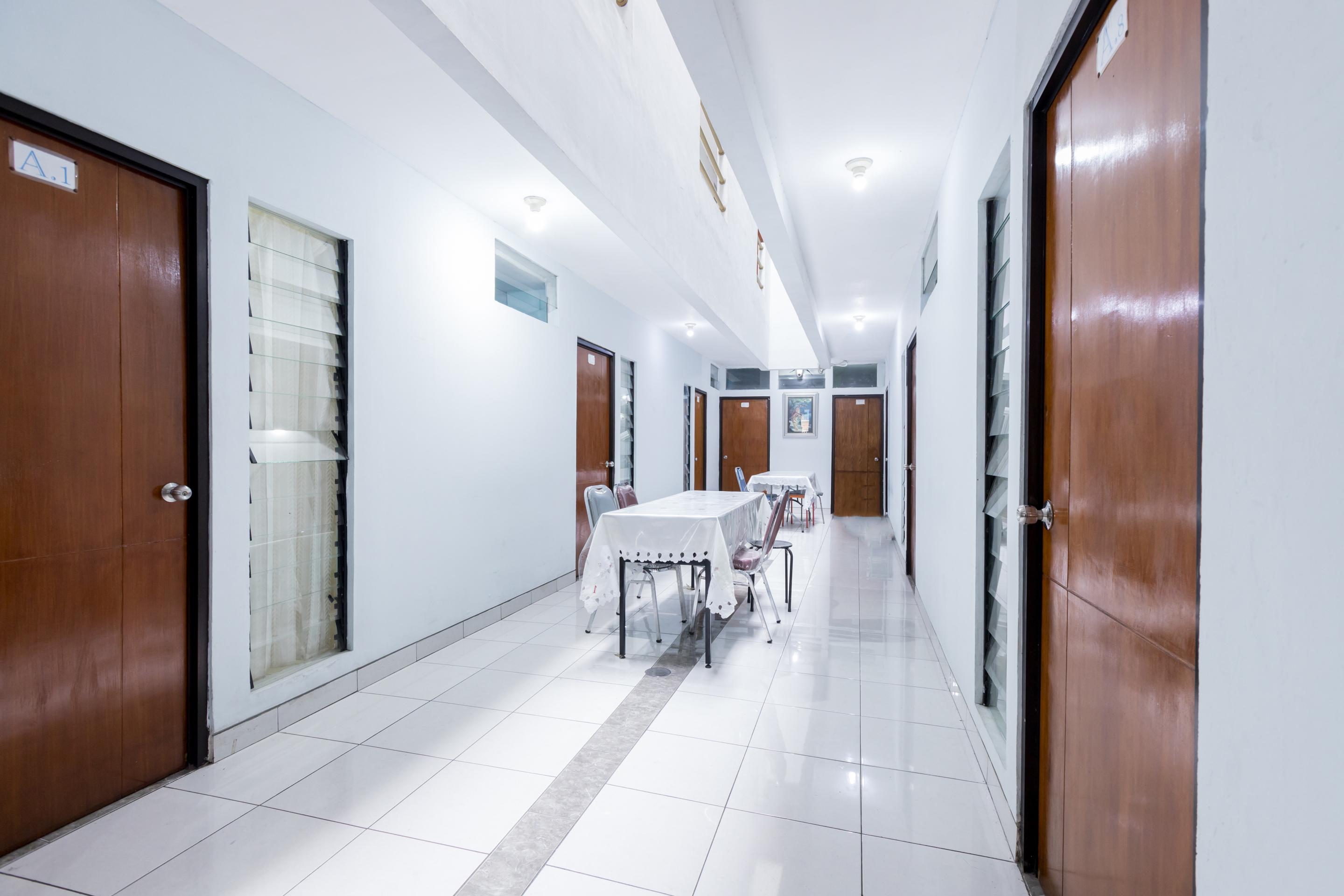 Super Oyo 1516 Cemara Gading Syariah Hotell Bogor Exteriör bild