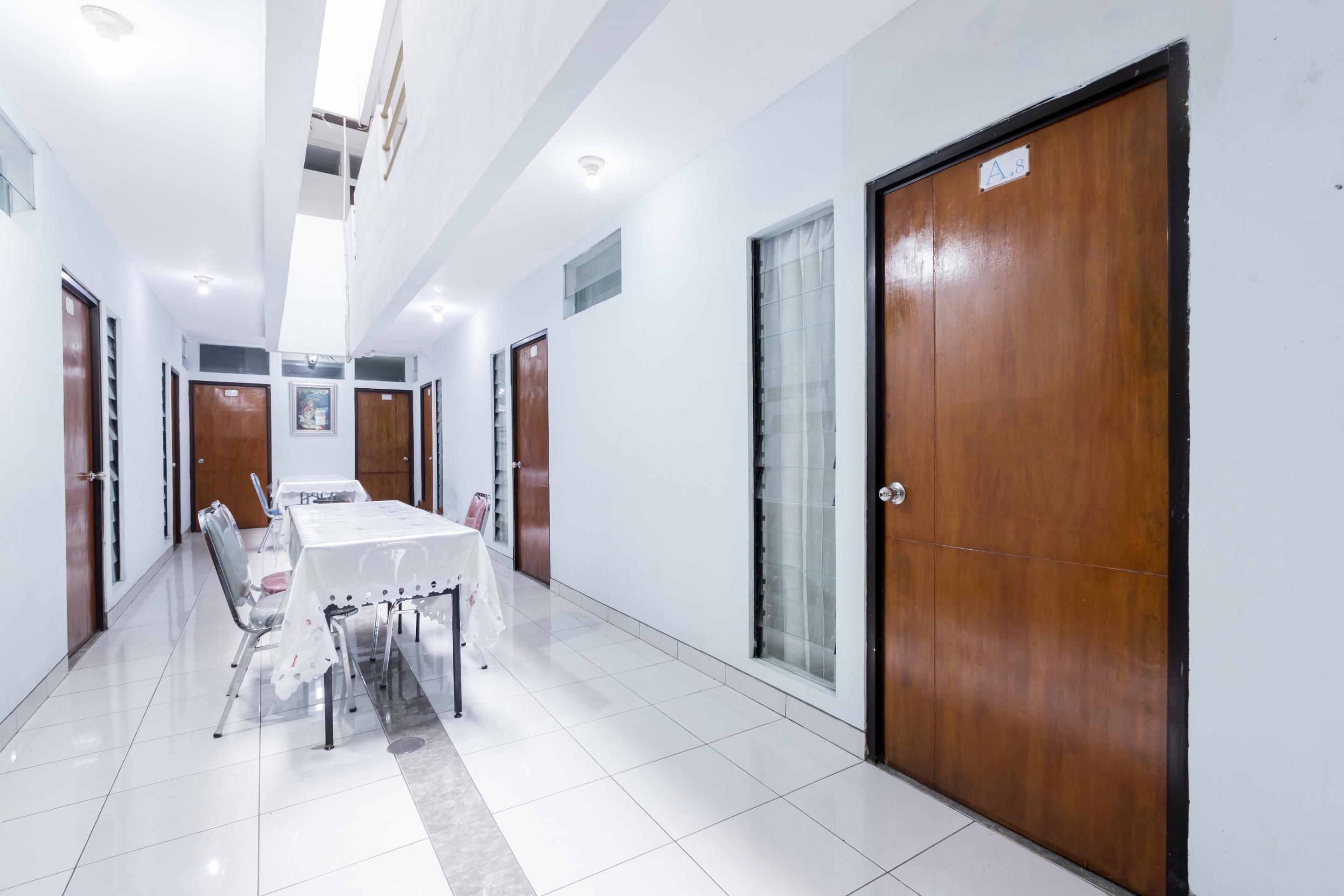 Super Oyo 1516 Cemara Gading Syariah Hotell Bogor Exteriör bild
